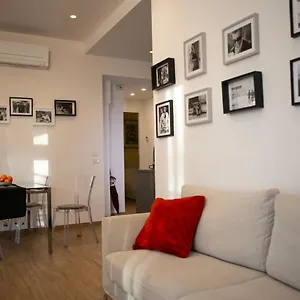 Appartamento Colosseo Brightful With Rooftop, Roma